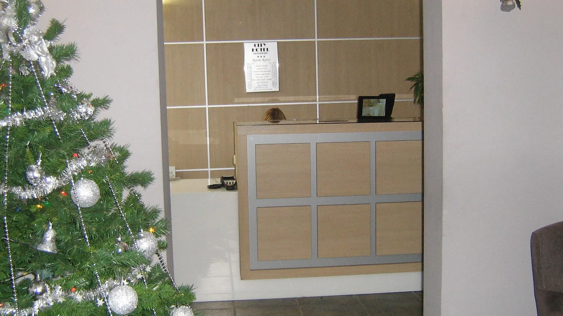 City Hotel Bukarest 2*,
