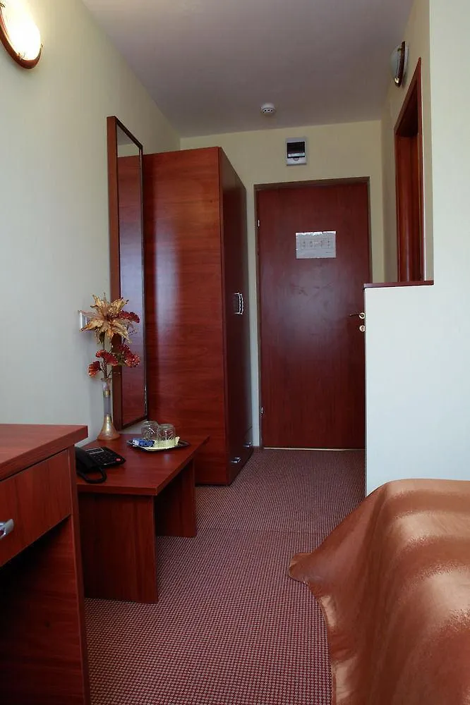 City Hotel Boekarest 2*,