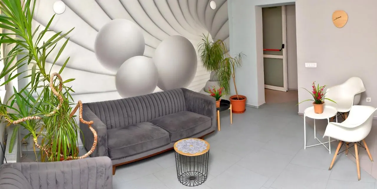 City Hotel Bucharest 2*,  Romania