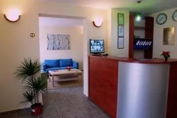 City Hotel Bucarest 2*,
