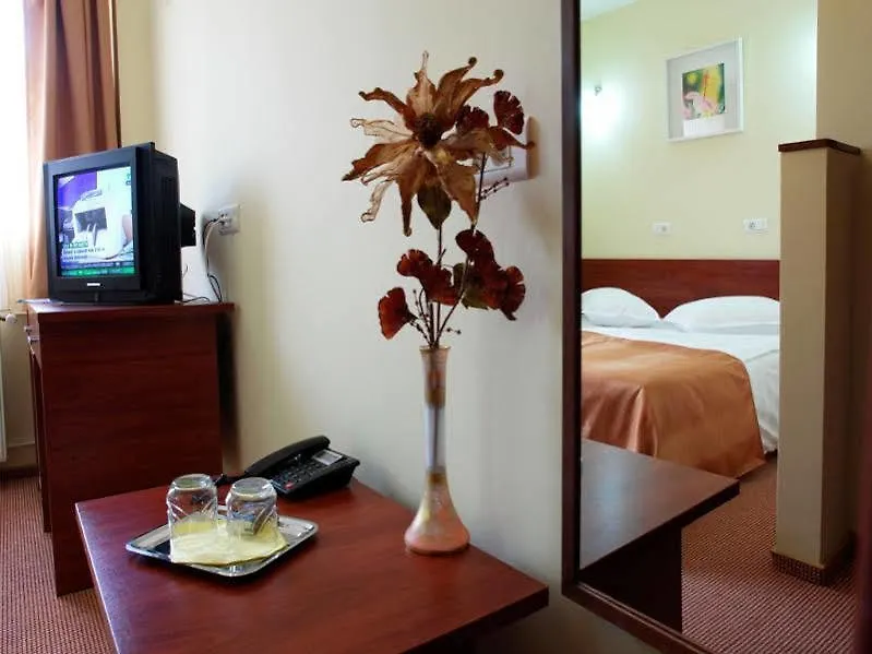 City Hotel Bucharest 2*,